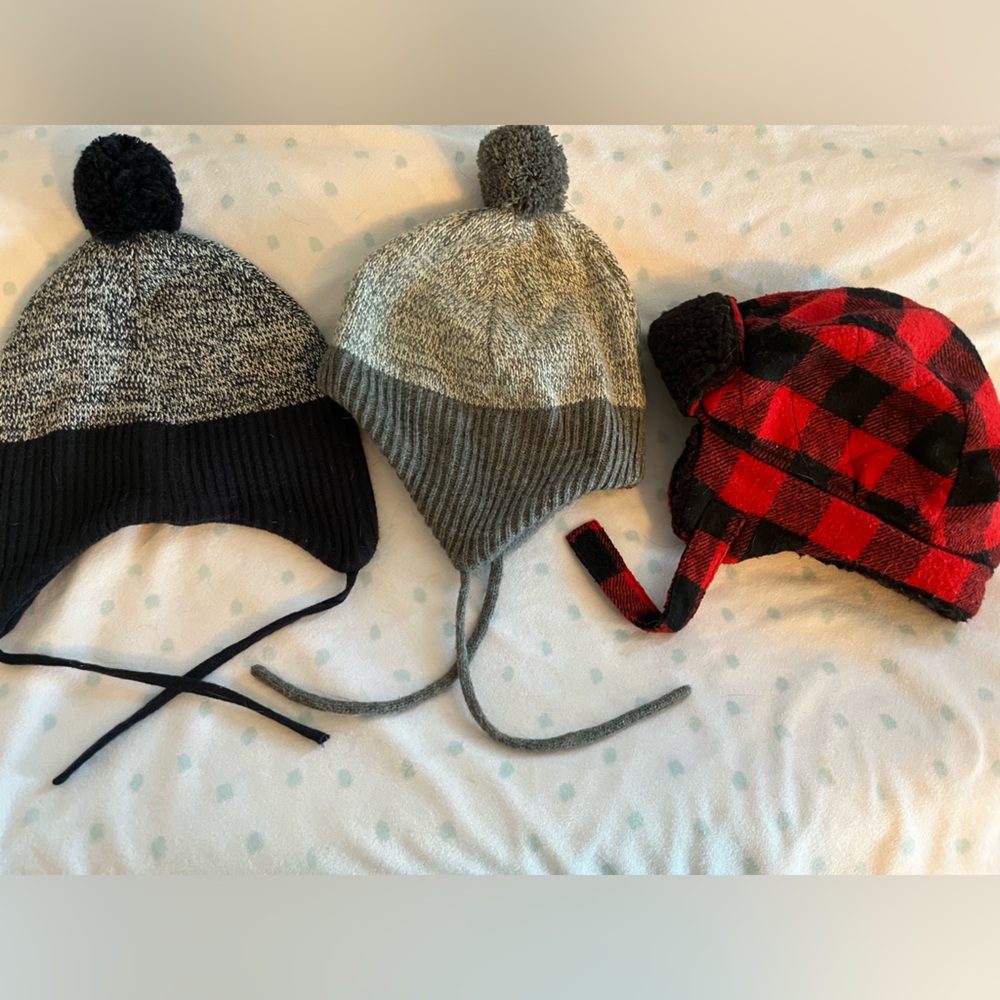 H&M 18m-2T Boys Winter Hats Bundle of 3 matching Grey &Blue red Buffalo trapper